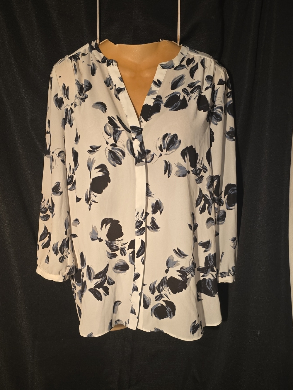 NYDJ White Blouse with Navy/Black Floral Print Size S